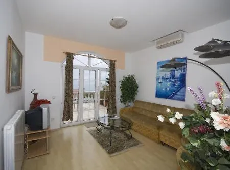 Lägenhet Palme 1 *
